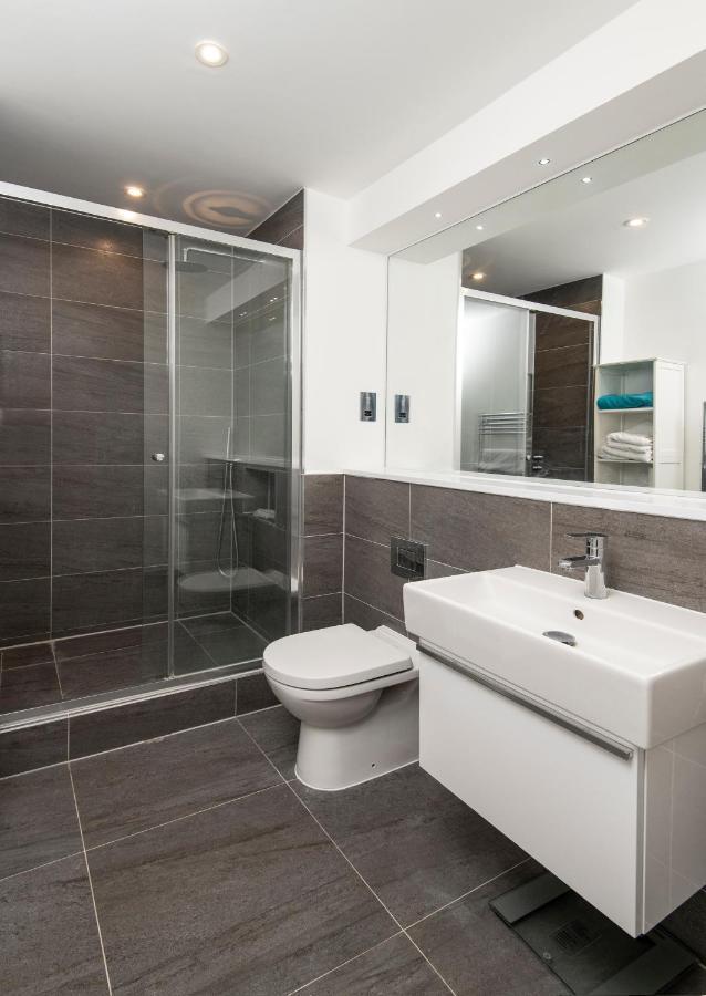 Spacious Apartment With Parking Space, Close To Heathrow, Elizabeth Line And Windsor Maidenhead Bagian luar foto