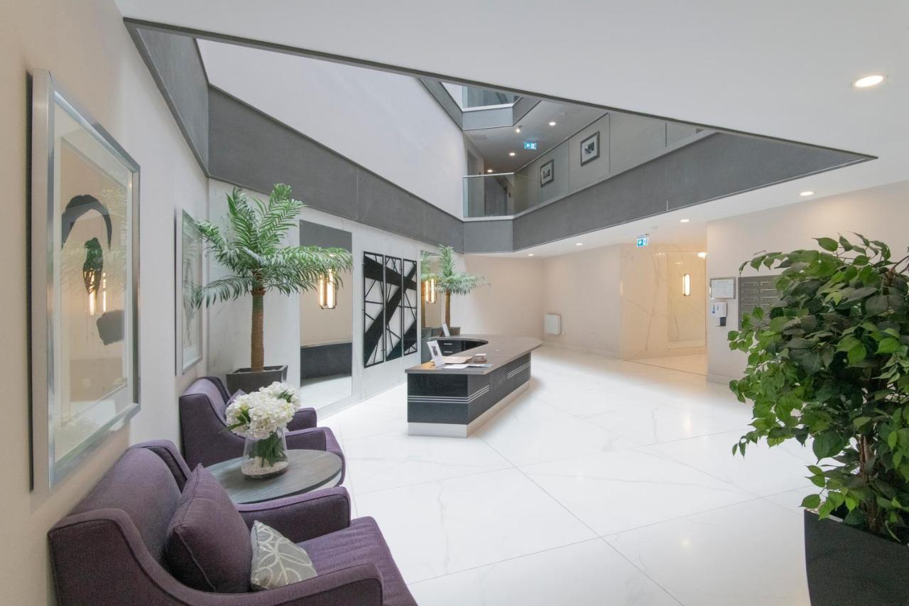 Spacious Apartment With Parking Space, Close To Heathrow, Elizabeth Line And Windsor Maidenhead Bagian luar foto